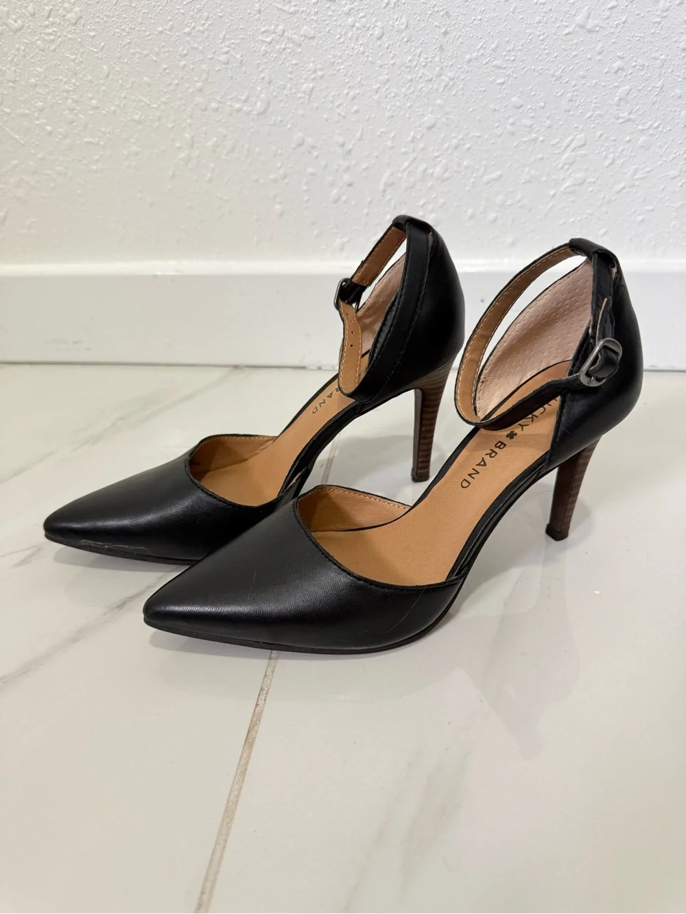 Lucky Brand Tukko ankle straps pump 6.5